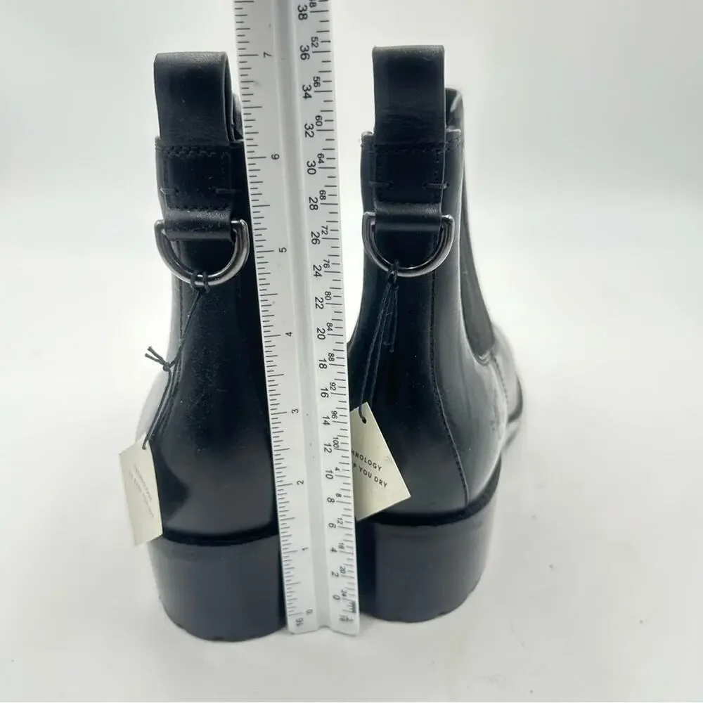 NEW - Cole Haan Newburg Waterproof Chelsea Boot in black leather - SIZE 8